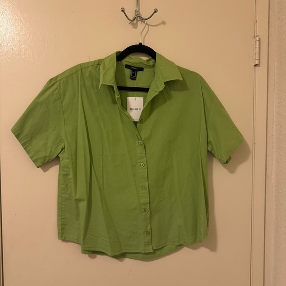 Forever 21 Tops - Cropped T-Shirt